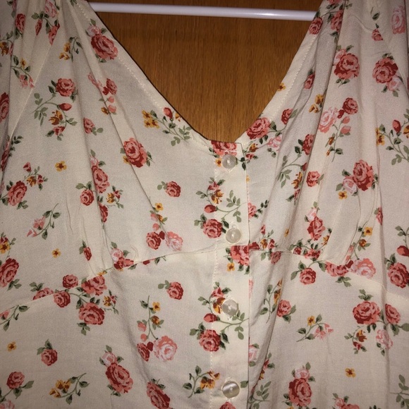 Cropped floral tan shirt - Picture 5 of 5
